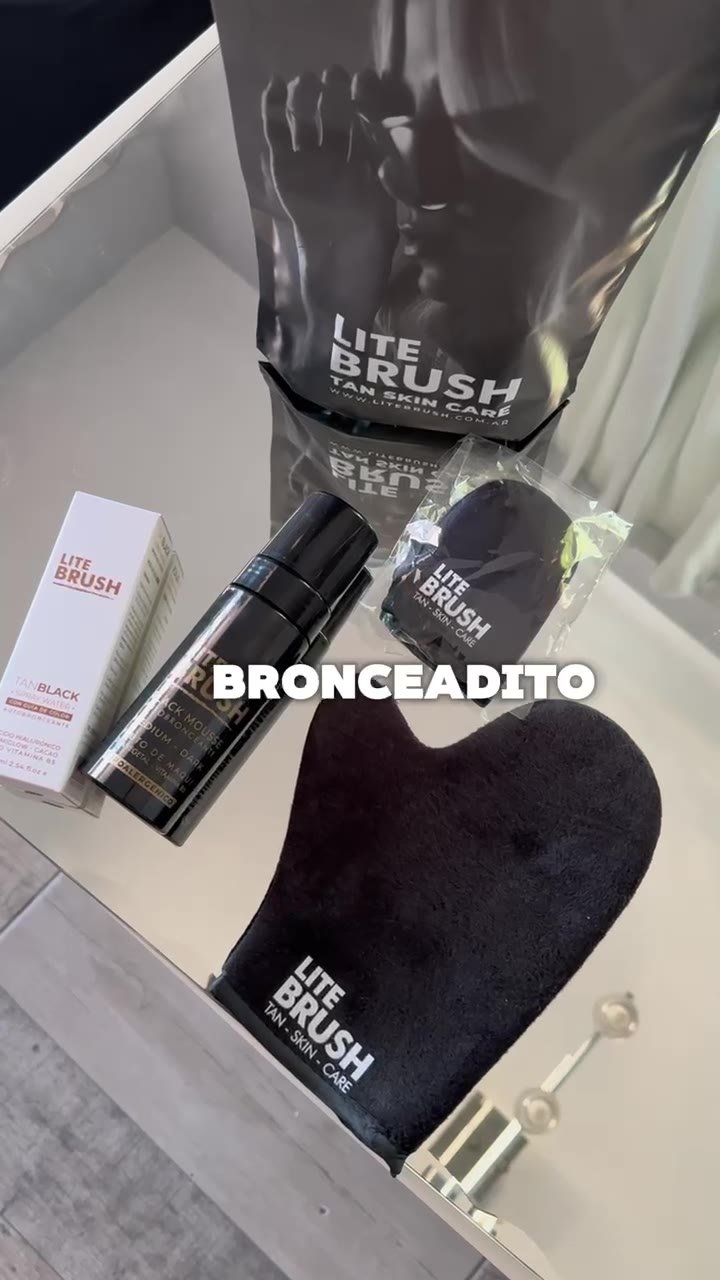 Anto mostrando el autobronceante LiteBrush