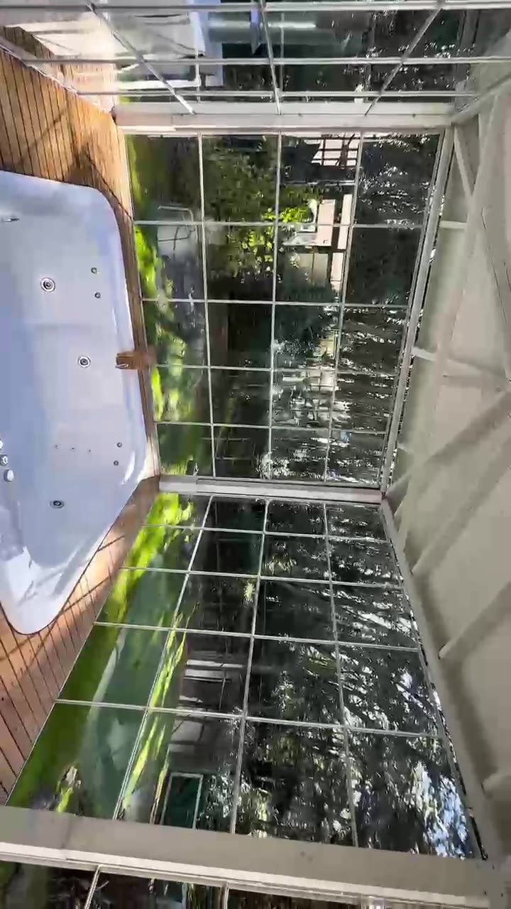 Anto en el jacuzzi y desayuno de Hotel Casa en la Sierra